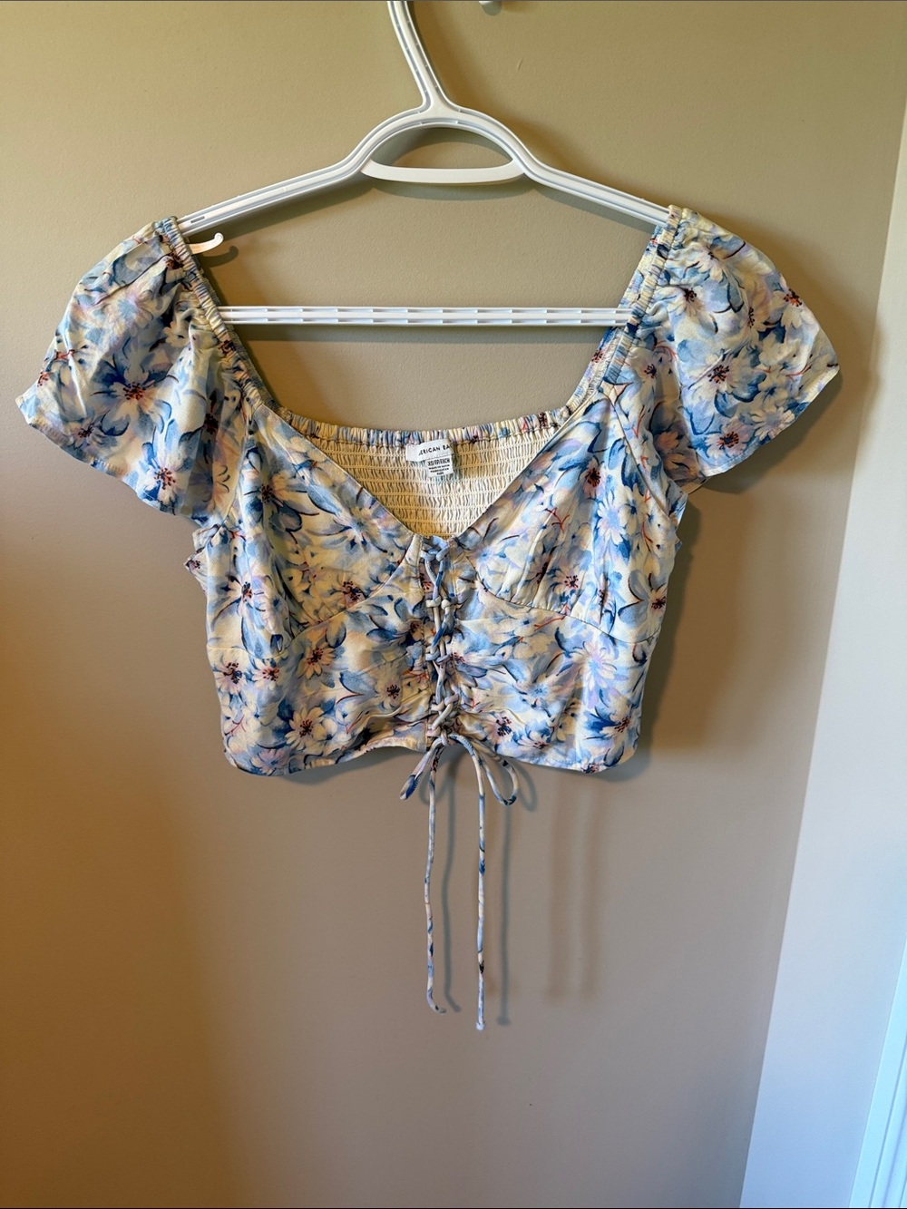 AE Blue White Floral Cottagecore Lace Up Corset Crop Top Flutter Sleeve Milkmaid